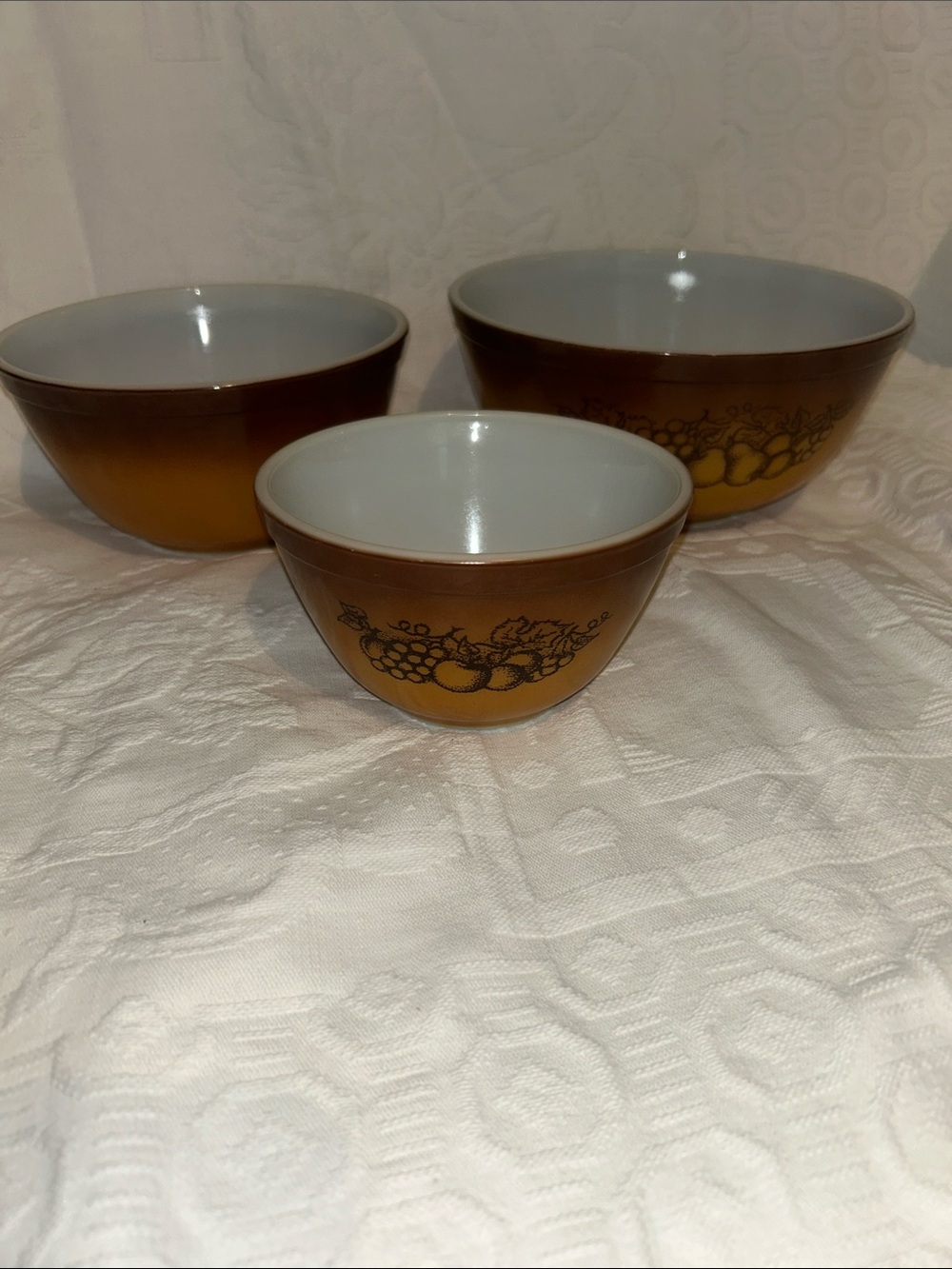 Vintage Pyrex old orchard Amber Brown Fruit Motif 3 Mixing Bowl set